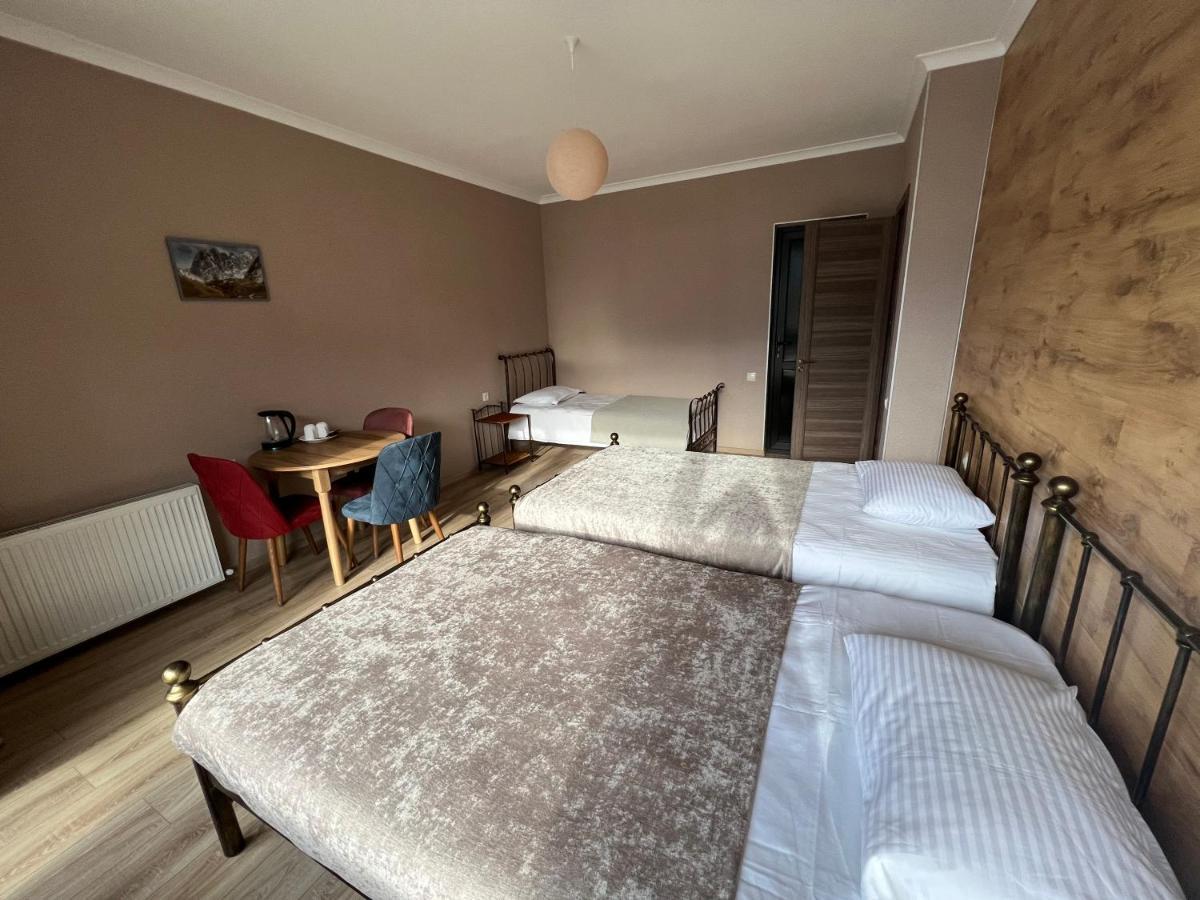 Old District Hotell Kazbegi Eksteriør bilde