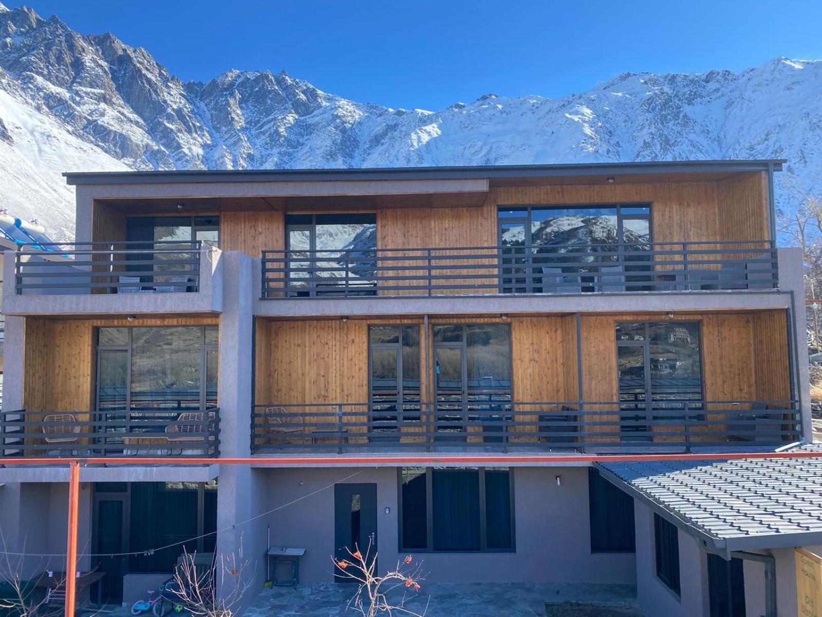 Old District Hotell Kazbegi Eksteriør bilde