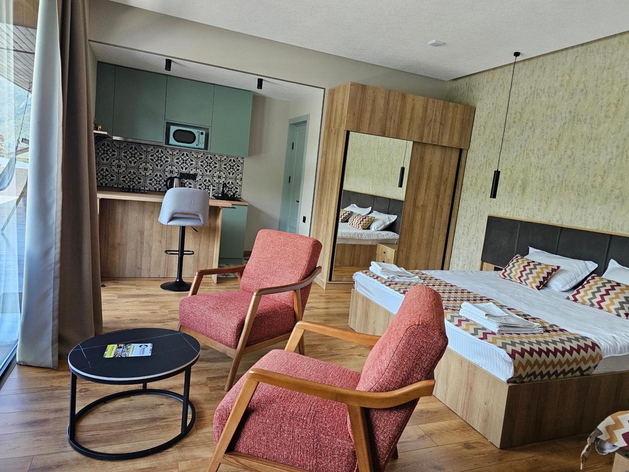 Old District Hotell Kazbegi Eksteriør bilde